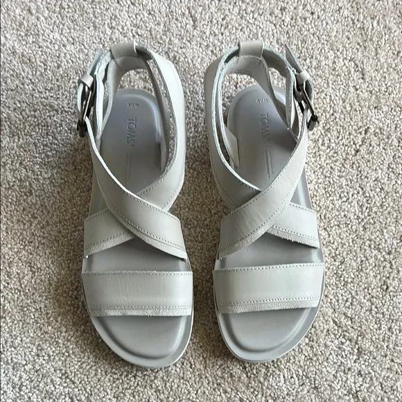 ❤️ $75 ❤️ NWOT TOMS Women's Sidney Tread Sandals