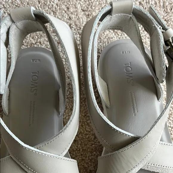 ❤️ $75 ❤️ NWOT TOMS Women's Sidney Tread Sandals