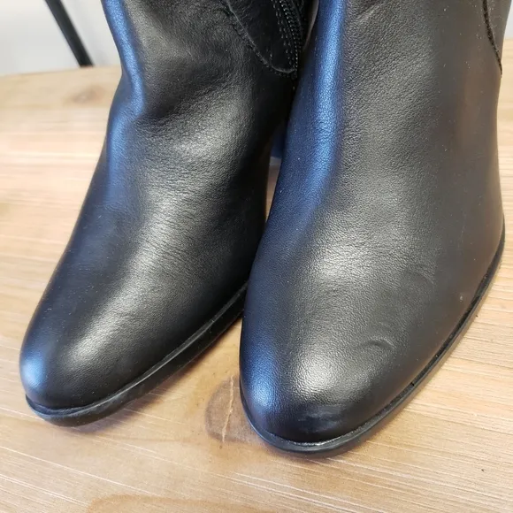 🎁 Born Esla Black Leather Boots