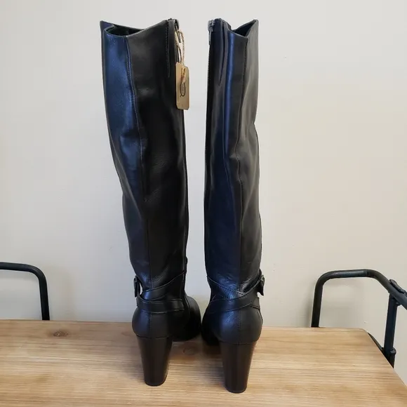 🎁 Born Esla Black Leather Boots