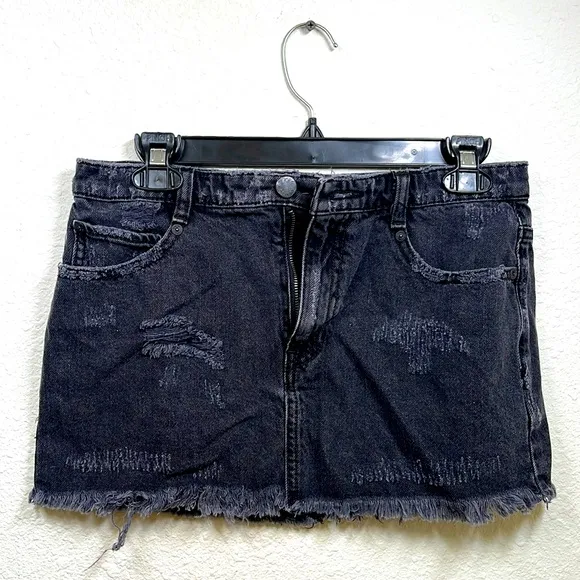 🌿 FREE PEOPLE Denim Mini Skirt - Size 2 (NWT Condition!) 🌿