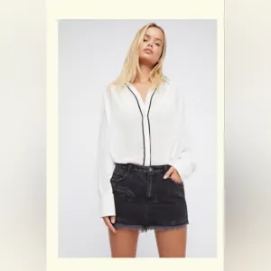 🌿 FREE PEOPLE Denim Mini Skirt - Size 2 (NWT Condition!) 🌿