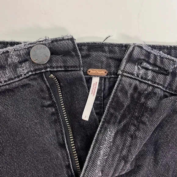 🌿 FREE PEOPLE Denim Mini Skirt - Size 2 (NWT Condition!) 🌿