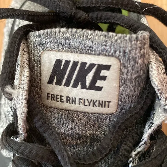 ❤️ Nike Free RN Fly Knit Sneakers Grey Black Size 8 1/2