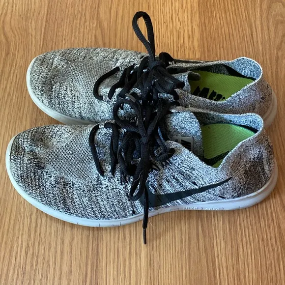 ❤️ Nike Free RN Fly Knit Sneakers Grey Black Size 8 1/2