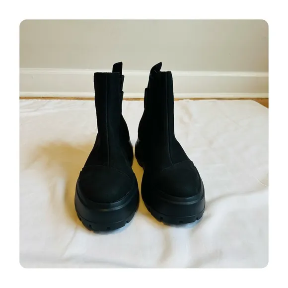 ★ NWT Toms Alpargata Combat Womens Chunky Sole Chelsea Boots  - Black ★
