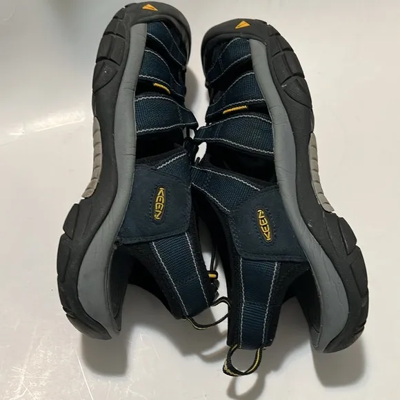1. KEEN Newport H2 Men's Navy/Medium Gray Hybrid Sandal