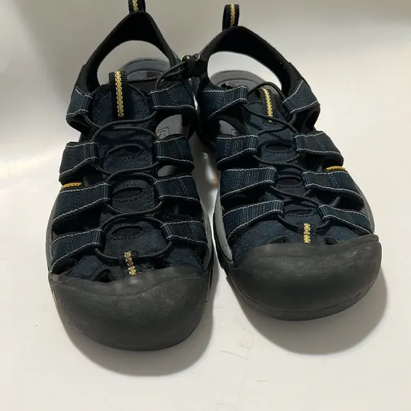 1. KEEN Newport H2 Men's Navy/Medium Gray Hybrid Sandal