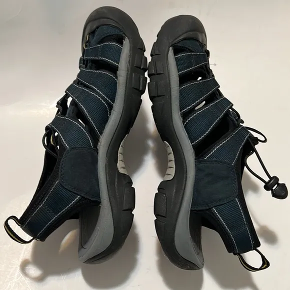 1. KEEN Newport H2 Men's Navy/Medium Gray Hybrid Sandal