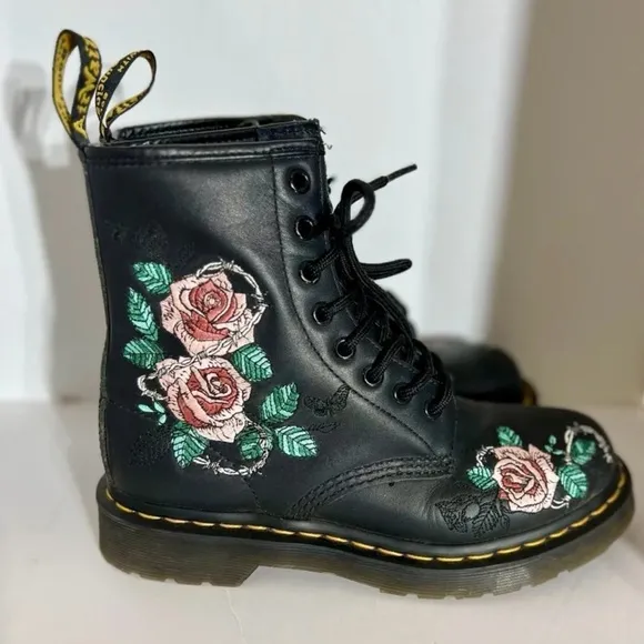 1460 VONDA FLORAL LEATHER LACE UP BOOTS size 5 Doc Martens