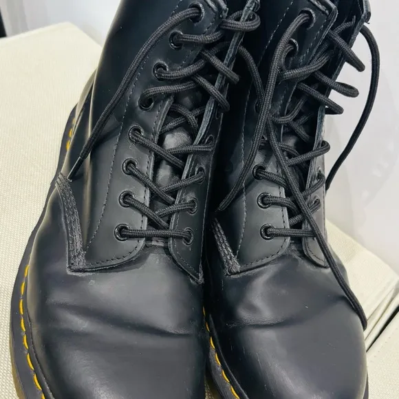 $180 Dr. Martens Black 1460 original boot men’s 11