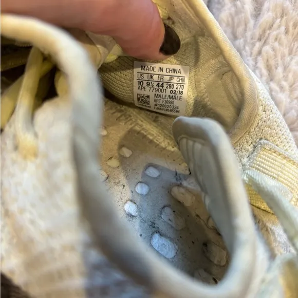 adidas Authentic Yeezy Boost 350 V2 color Butter Men’s US 10 Sneakers