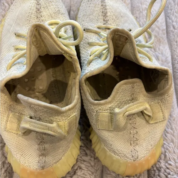adidas Authentic Yeezy Boost 350 V2 color Butter Men’s US 10 Sneakers