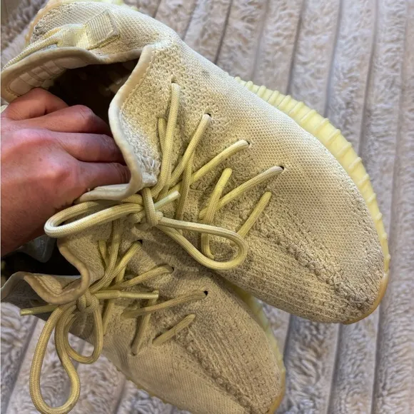 adidas Authentic Yeezy Boost 350 V2 color Butter Men’s US 10 Sneakers