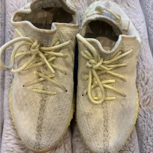 adidas Authentic Yeezy Boost 350 V2 color Butter Men’s US 10 Sneakers
