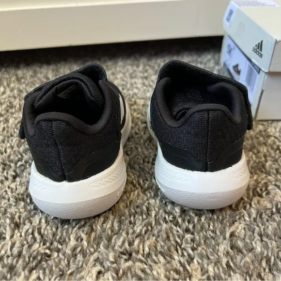 Adidas Baby NIB New Toddler Black White Run Falcon 3.0‎ Sneakers Size 5