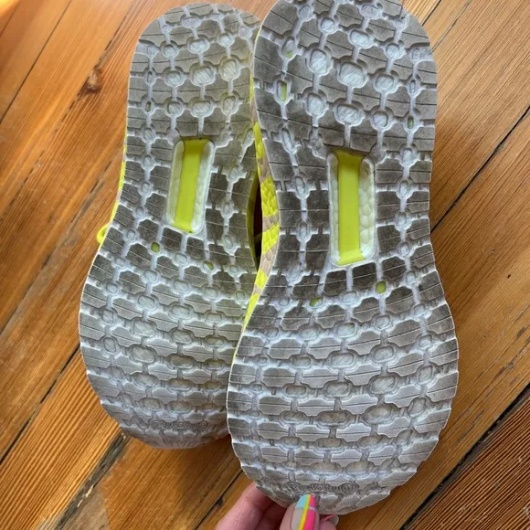 Adidas by Stella McCartney - limited edition Ultra Boost 20 in acid yellow,