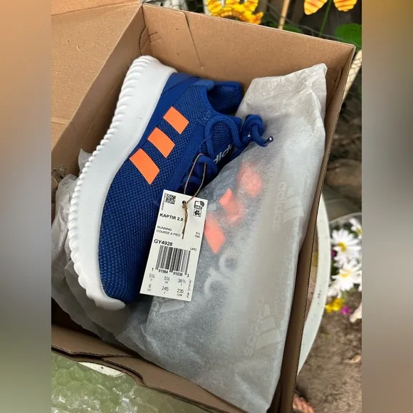 ADIDAS K KAPTIR two colors NWT Size 6