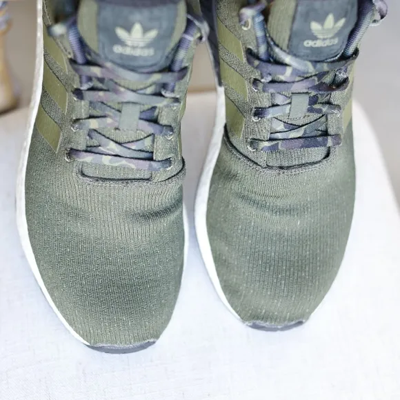 Adidas Mens NMD R2 Sneakers Green with Camouflage Size 11 US Mint Condition