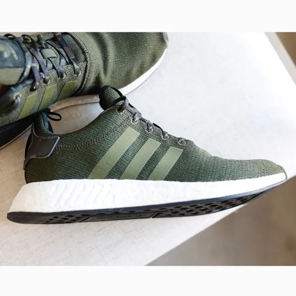 Adidas Mens NMD R2 Sneakers Green with Camouflage Size 11 US Mint Condition