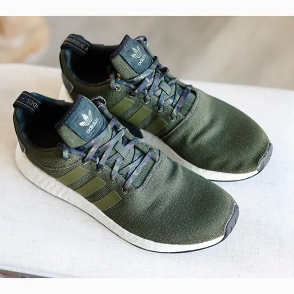 Adidas Mens NMD R2 Sneakers Green with Camouflage Size 11 US Mint Condition
