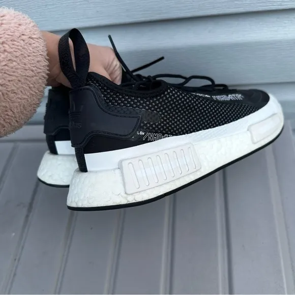 Adidas Originals x NASA NMD R1 Spectoo Sneakers Black White Size 12 Men’s