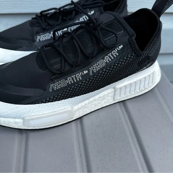 Adidas Originals x NASA NMD R1 Spectoo Sneakers Black White Size 12 Men’s