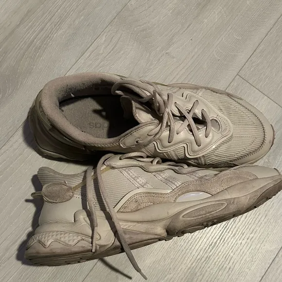Adidas Ozweego Sneakers