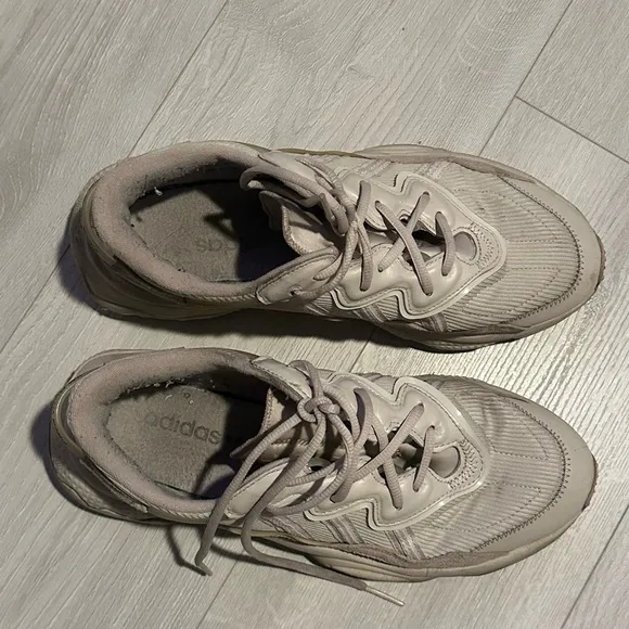 Adidas Ozweego Sneakers