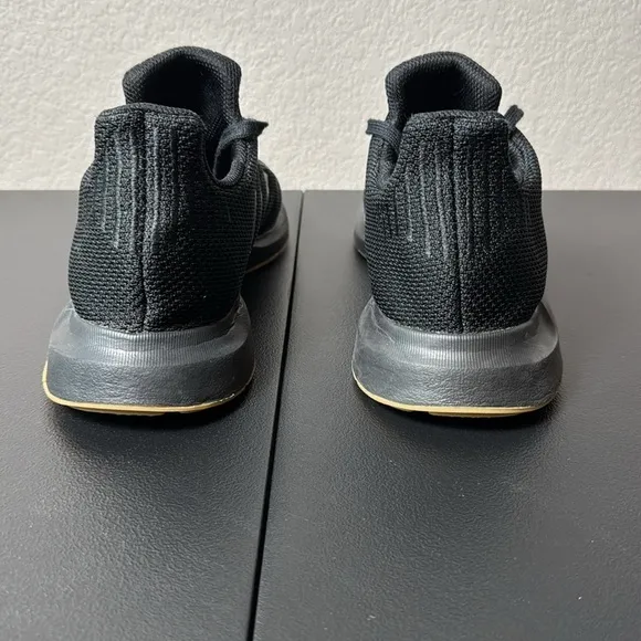 Adidas Swift Run 1.0 sneakers