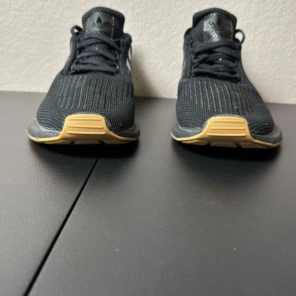 Adidas Swift Run 1.0 sneakers