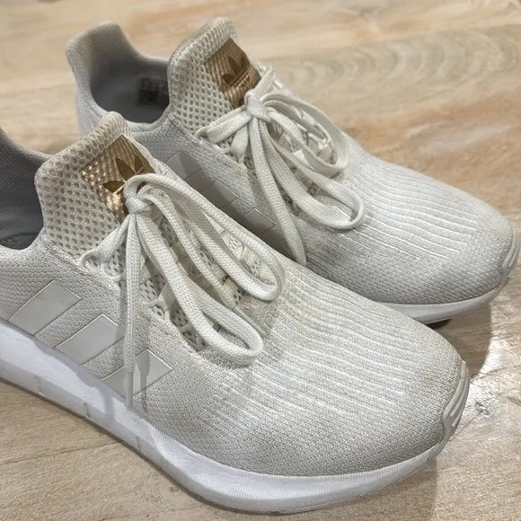 Adidas SWIFT RUN 1.0  Sneakers