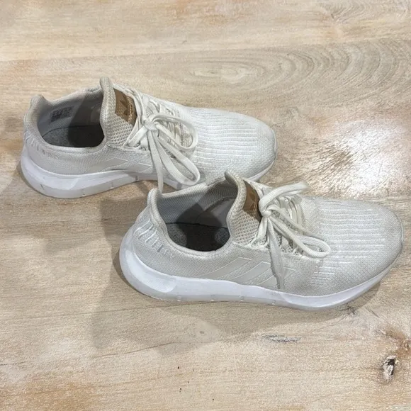 Adidas SWIFT RUN 1.0  Sneakers