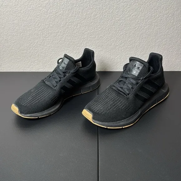 Adidas Swift Run 1.0 sneakers