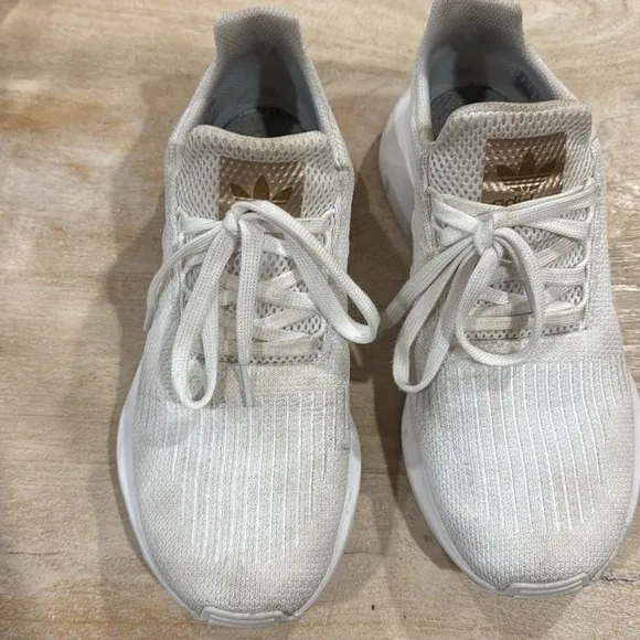 Adidas SWIFT RUN 1.0  Sneakers