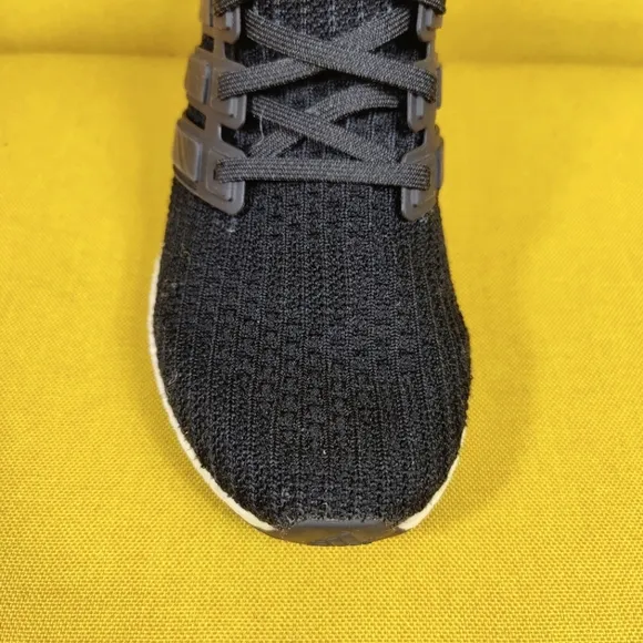 ADIDAS Ultraboost 4.0 DNA Black White Knit Sneakers Men's Shoe Size 8