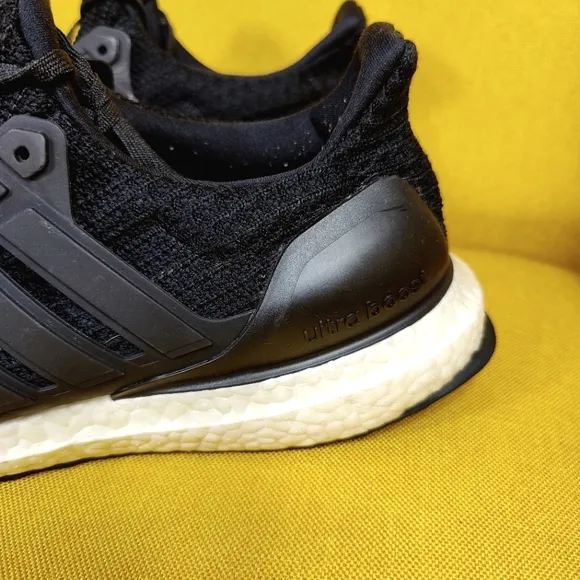 ADIDAS Ultraboost 4.0 DNA Black White Knit Sneakers Men's Shoe Size 8