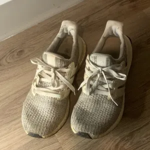 Adidas Ultraboost Ultra BoostF36155 White &amp; Grey US sz 10.5Fast Shipping Used