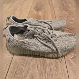 adidas Yeezy Boost 350 Moonrock Gray Knit Sneakers