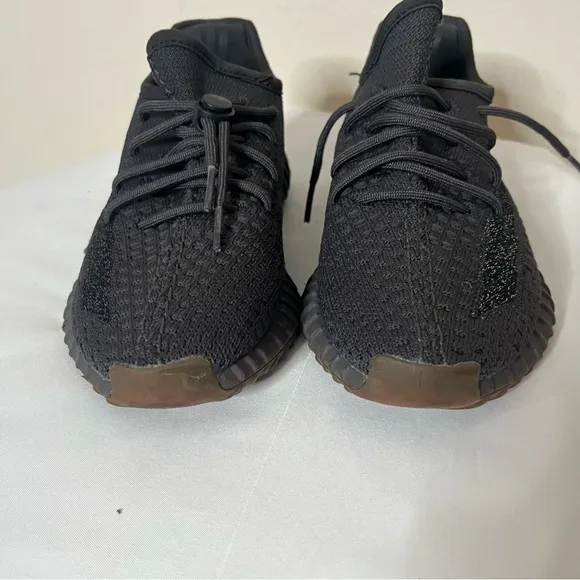 Adidas Yeezy Boost 350 V2 Youth Pirate Black Prime Knit Low Top Sneakers Sz 2.5Y