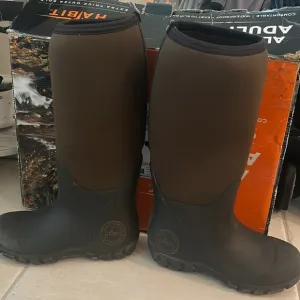 Adult Habit All Weather Rain Snow Brown Boots sz 6 EUC Durable Waterproof EUC