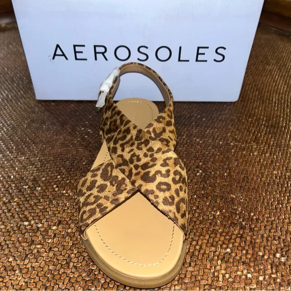 AEROSOLES Natural Leopard Print Cele Flat Sandals Women’s Size 7
