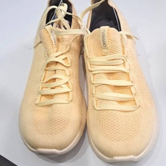 Aetrex Carly Arch Support Sneakers