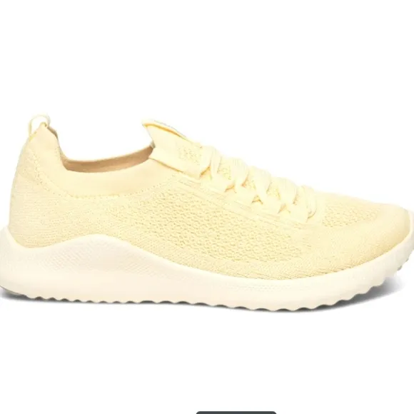Aetrex Carly Arch Support Sneakers