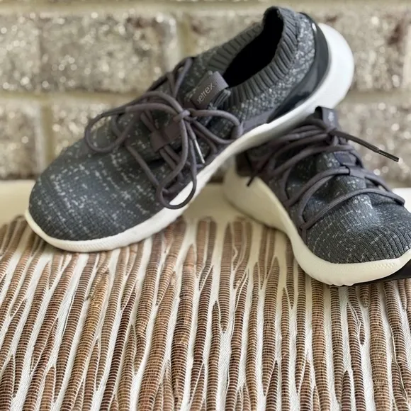 Aetrex Dani Gray Sneakers