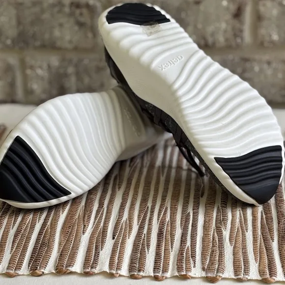 Aetrex Dani Gray Sneakers