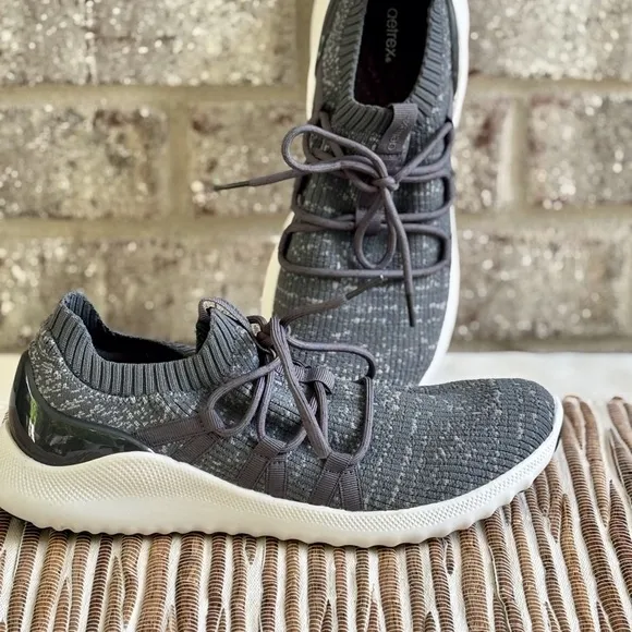 Aetrex Dani Gray Sneakers