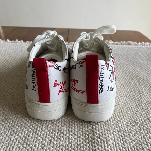 Aldo Umiassa Love So Cute Print Faux Leather White Low Top Sneakers Size 7.5