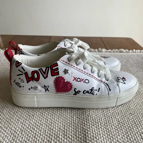 Aldo Umiassa Love So Cute Print Faux Leather White Low Top Sneakers Size 7.5