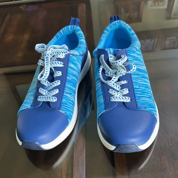 Alegria Traq Qest Blue Sneakers.